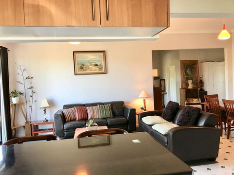 Hillâ€™s Creek Holiday Home - Accommodation VIC 7