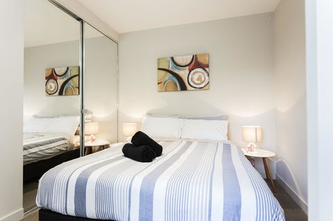 Complete Host 50 Claremont St Apartments - Accommodation VIC 15