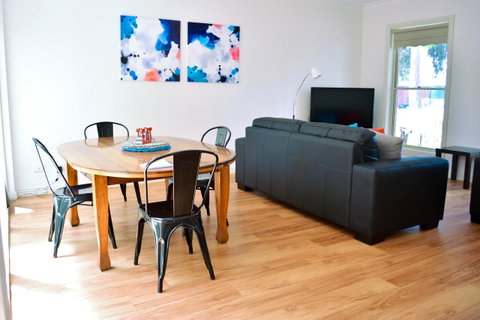 Turner Terrace - Accommodation VIC 7