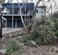 Elevated Holiday House Overlooks Tranquil Wetlands - Accommodation VIC
