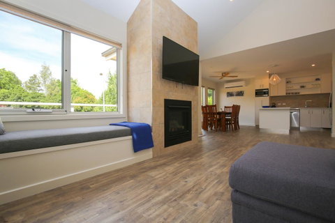 Amber Mist Villa Two - Accommodation VIC 14