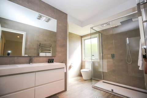 Amber Mist Villa Two - Accommodation VIC 10