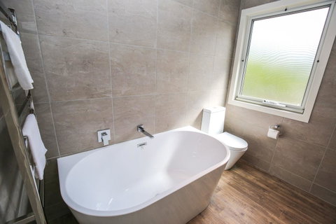 Amber Mist Villa Two - Accommodation VIC 2