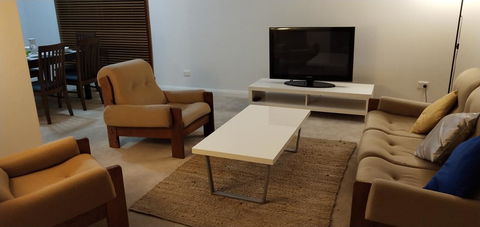The Gallery Hours - Accommodation VIC 9