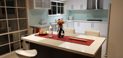 The Gallery Hours - Accommodation VIC 13