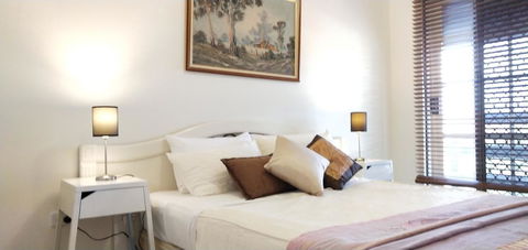 The Gallery Hours - Accommodation VIC 2