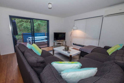 Demure Charm - Accommodation VIC 9