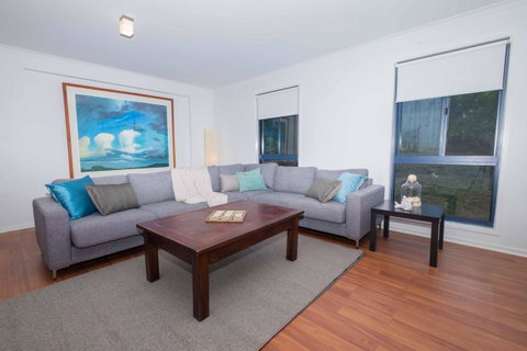 Demure Charm - Accommodation VIC 3