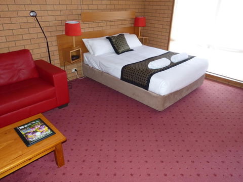 Blue Whale Motor Inn & Apartments - Accommodation VIC 26