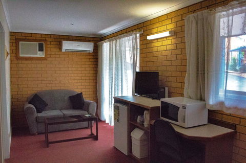 Blue Whale Motor Inn & Apartments - Accommodation VIC 5