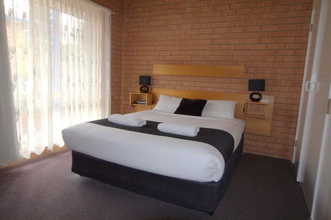 Blue Whale Motor Inn & Apartments - Accommodation VIC 23