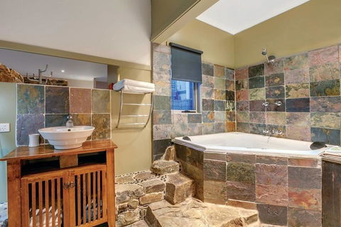 Minni Gums - Accommodation VIC 6