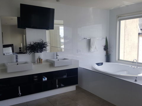 104 On Merri Apartments - Accommodation VIC 19