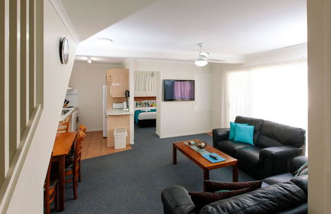 Rainbow Getaway Holiday Apartments - Accommodation VIC 30