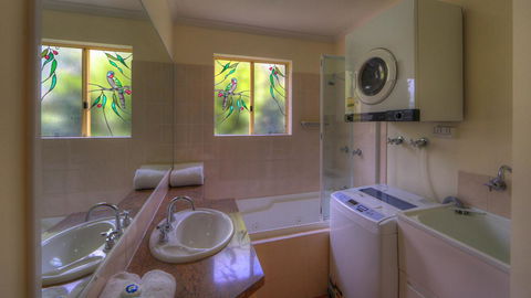 Rainbow Getaway Holiday Apartments - Accommodation VIC 29