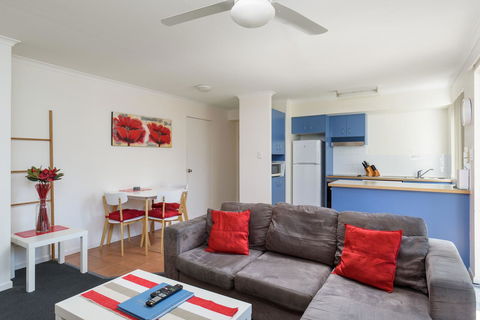 Rainbow Getaway Holiday Apartments - Accommodation VIC 6