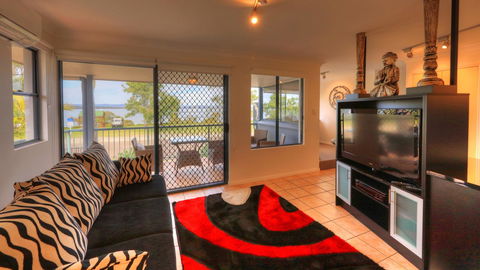 Dolphin Waters - Accommodation VIC 7