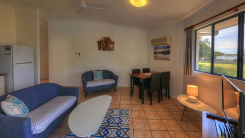 Dolphin Waters - Accommodation VIC 3