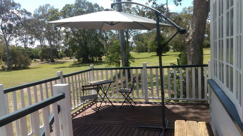Lake Weyba Noosa Lodge & Kangaroos - Accommodation VIC 2