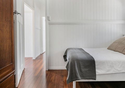 Lake Weyba Noosa Lodge & Kangaroos - Accommodation VIC 11