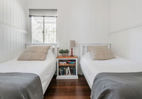 Lake Weyba Noosa Lodge & Kangaroos - Accommodation VIC 10
