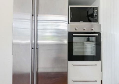 Lake Weyba Noosa Lodge & Kangaroos - Accommodation VIC 14