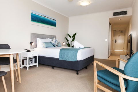 Ocean Views Resort Caloundra - Accommodation VIC 12