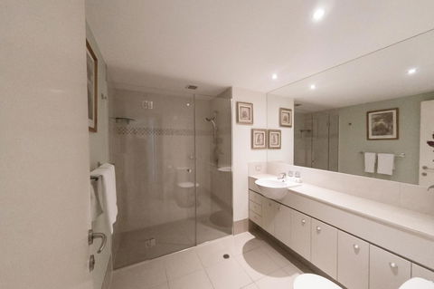 Ocean Views Resort Caloundra - Accommodation VIC 20