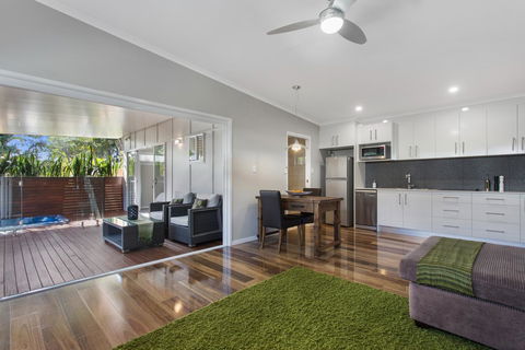 Pandanus Spa Cottage - Accommodation VIC 1
