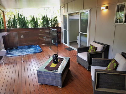 Pandanus Spa Cottage - Accommodation VIC 5