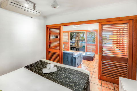 Paradise On The Beach Resort - Accommodation VIC 10