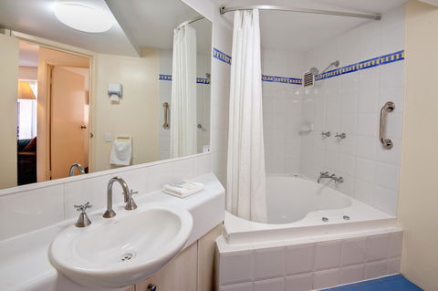Nautilus Resort Mooloolaba - Accommodation VIC 24