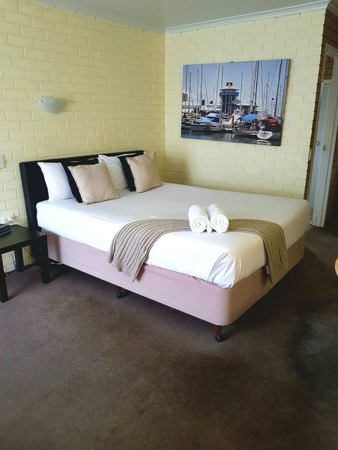 Twin Pines Motel - Accommodation VIC 20