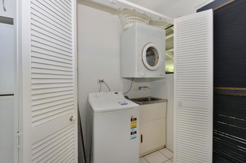 Seascape Holidays At Beachfront Terraces - Accommodation VIC 16
