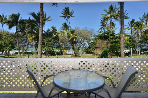 Seascape Holidays At Beachfront Terraces - Accommodation VIC 2