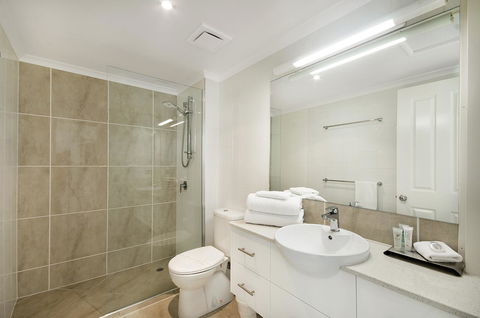 Mariners North Holiday Apartments - Accommodation VIC 39