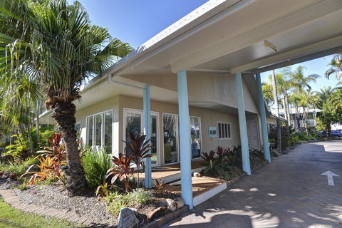 The Beach Motel Hervey Bay - Accommodation VIC 37