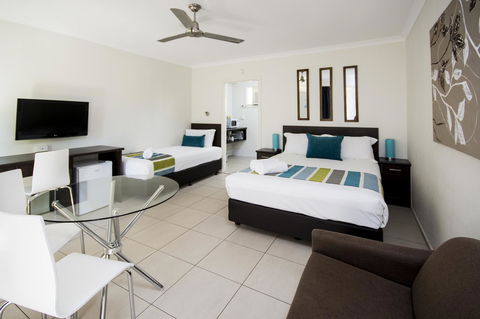 The Beach Motel Hervey Bay - Accommodation VIC 4