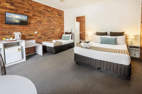 The Beach Motel Hervey Bay - Accommodation VIC 43