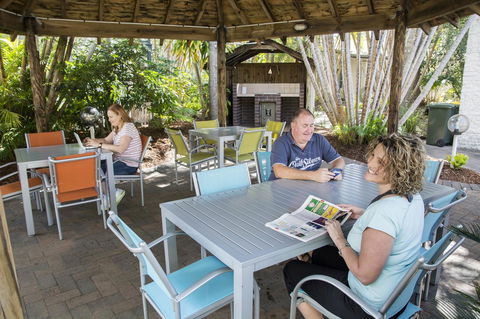 The Beach Motel Hervey Bay - Accommodation VIC 11