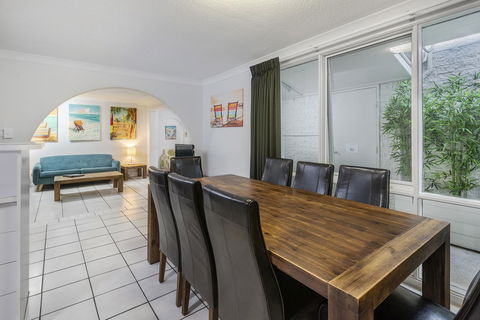 The Beach Motel Hervey Bay - Accommodation VIC 22