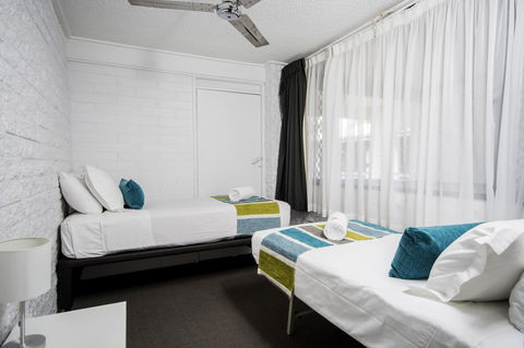 The Beach Motel Hervey Bay - Accommodation VIC 30