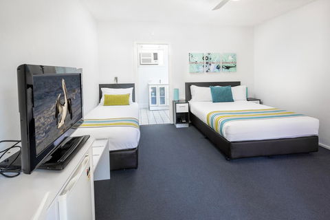 The Beach Motel Hervey Bay - Accommodation VIC 31