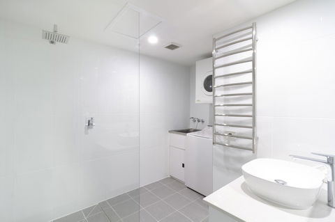The White House Port Douglas - Accommodation VIC 30