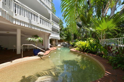 The White House Port Douglas - Accommodation VIC 20