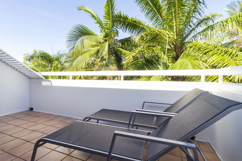The White House Port Douglas - Accommodation VIC 32