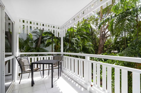 The White House Port Douglas - Accommodation VIC 25