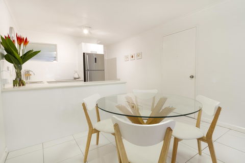 The White House Port Douglas - Accommodation VIC 13
