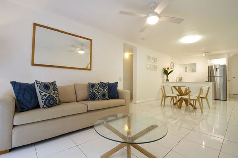 The White House Port Douglas - Accommodation VIC 2