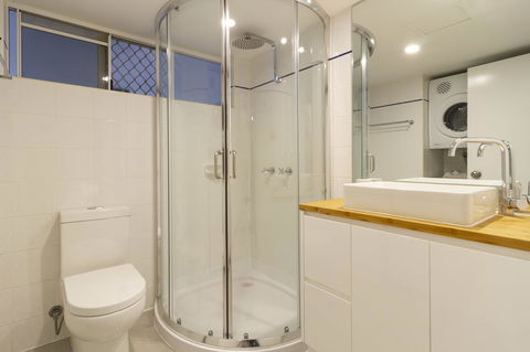 The White House Port Douglas - Accommodation VIC 4